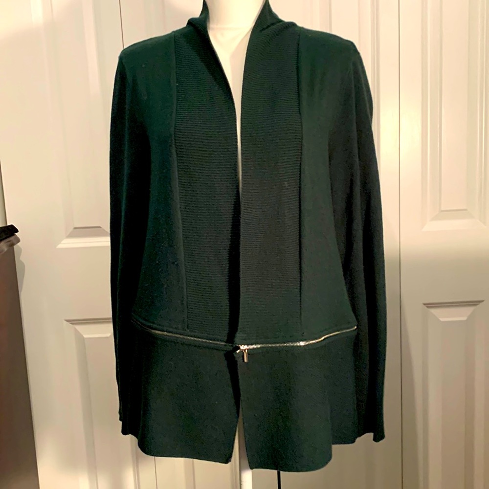 Beautiful lightweight cardigan by NY&Co. 7th ave collection